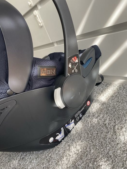 Sprzedam fotelik samochodowy (nosidełko) Moon