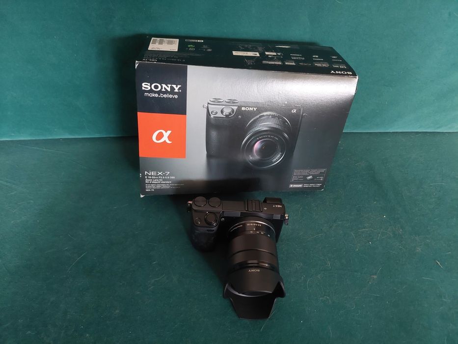 Sony NEX-7 plus obiektyw E 18-55/4 Zoom Lens  Kit