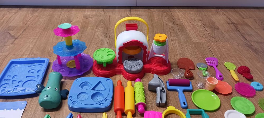 Play Doh - mega zestaw mega ciastoliny - ponad 100 elementów + gratisy