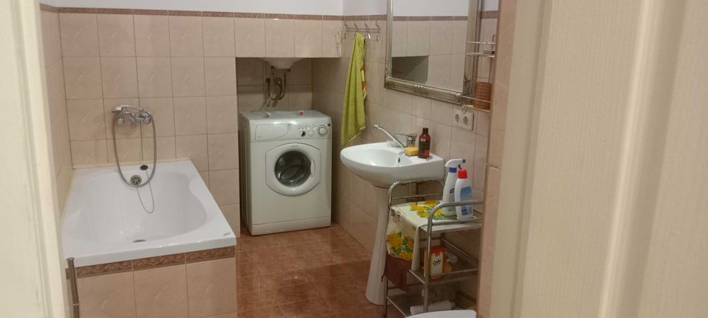 Будинок в екологічній, спокійній місцевості біля річки та заповідника