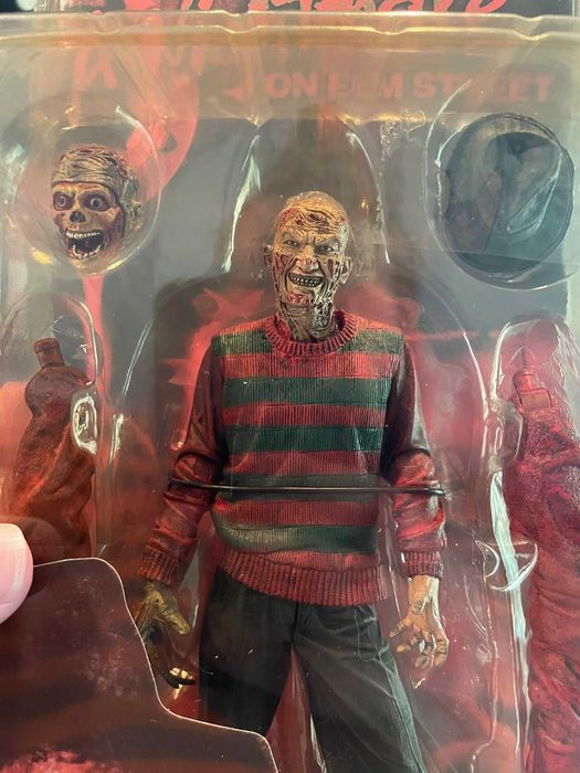 Freddy Krueger NECA 8'' NOVO - SELADO