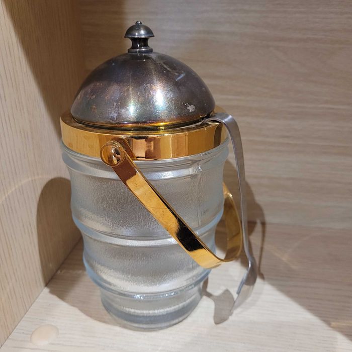 Pojemnik, wiaderko na lód