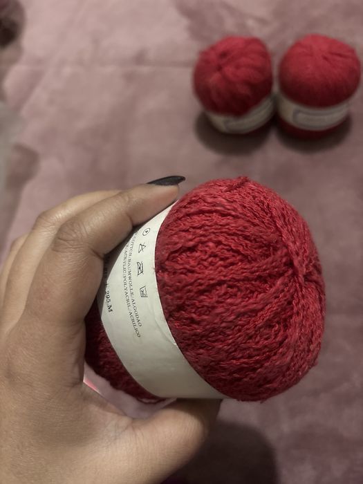 Novelos vermelho 50 gramas 295 metros 60% algodão