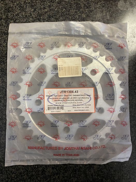 Zębatka TYŁ JTR1304-43 Honda CBR900 RR 96-99r A658