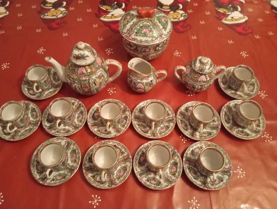 Serviço Completo Chá e Café Porcelana Chinesa Famille Rose – 12 Pessoas com terrina inc
