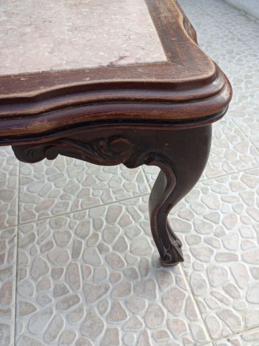 Mesa eFloreira em madeira muito antigas