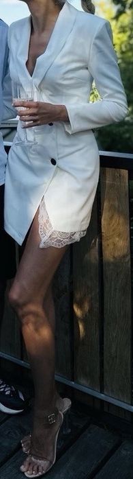 Сукня - піджак. Одягалась один раз.