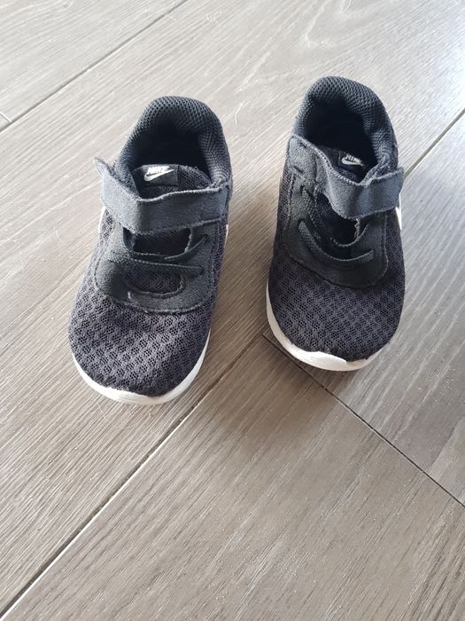 Buciki dziecięce Nike rozmiar 23,5