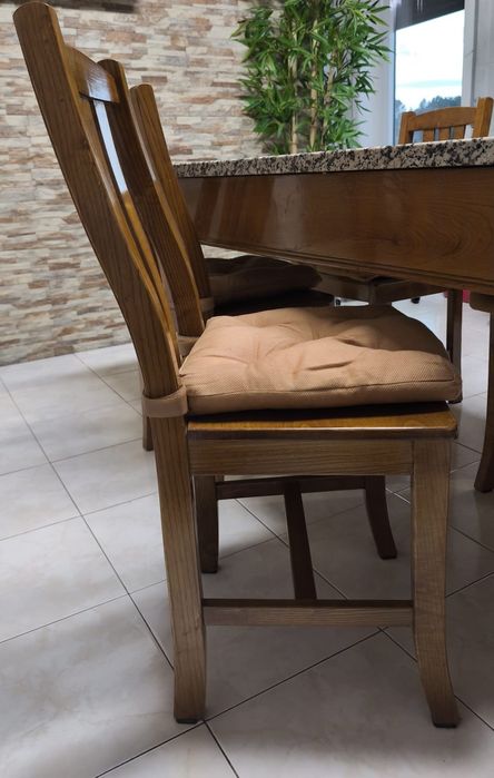 Mesa Cozinha Granito + 4 Cadeiras