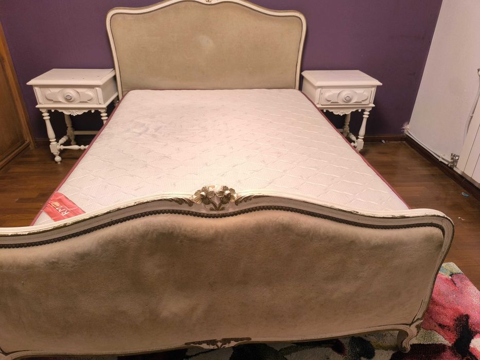 Cama casal Antiga veludo Beje