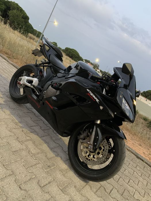 Cbr 1000 RR imaculada