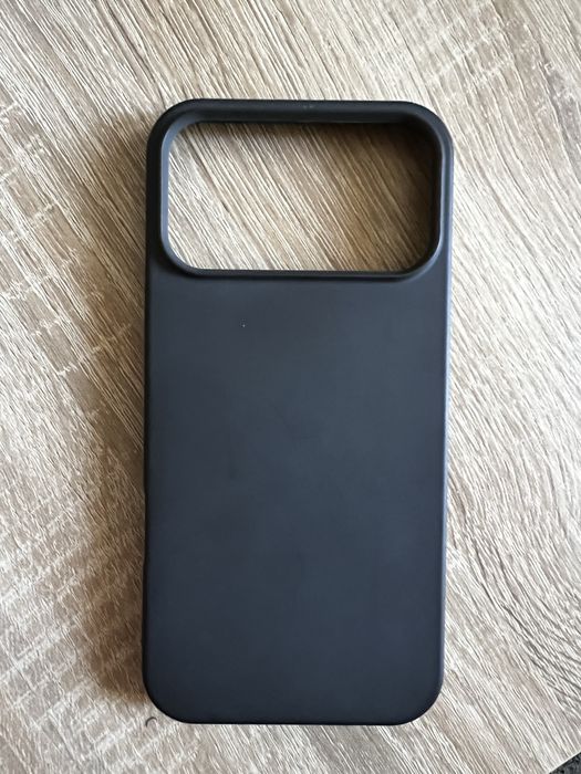 Продам Чохол на iPhone 17 Pro Max