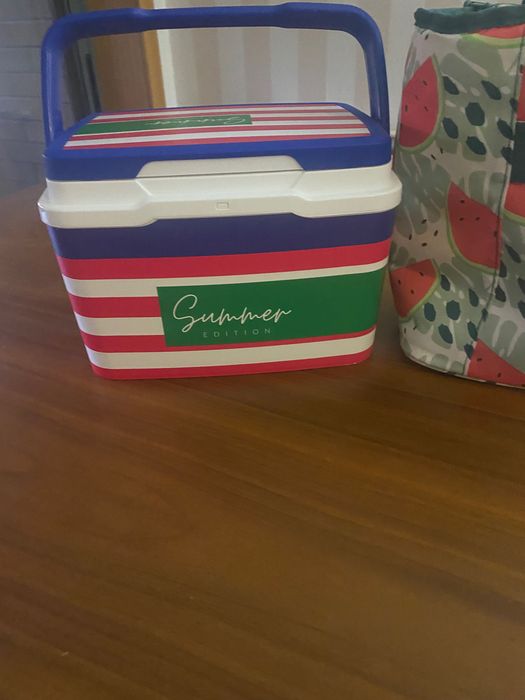 Kit praia: Guarda-sol+ Mini cooler + bolsa térmica