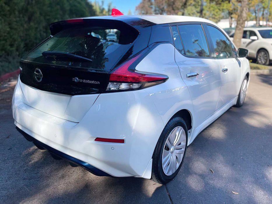Nissan LEAF S      2021