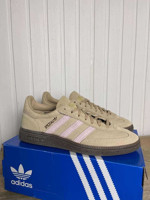 Używane buty damskie adidas handball spezial beżowe org 38 2/3