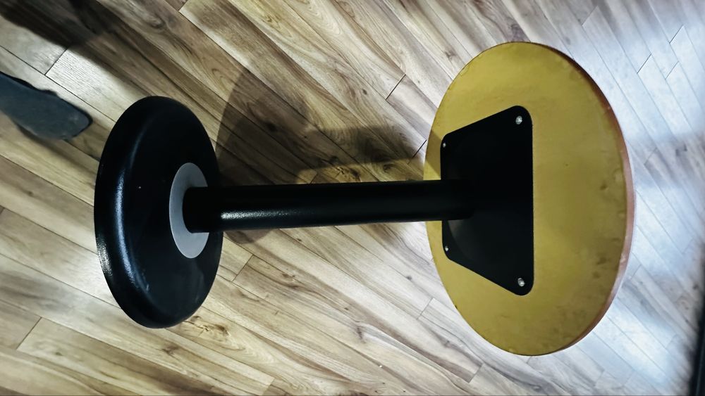 Столик круглий високий