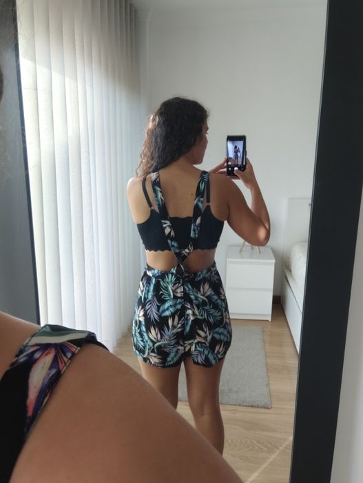 Macacão com flores H&M