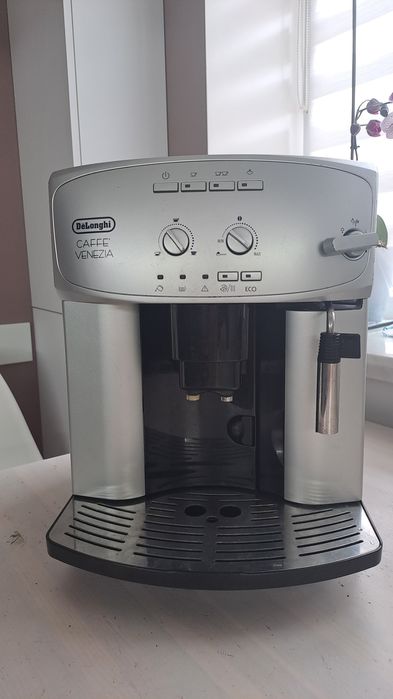 Кавомашина Delonghi Caffe Venezia.