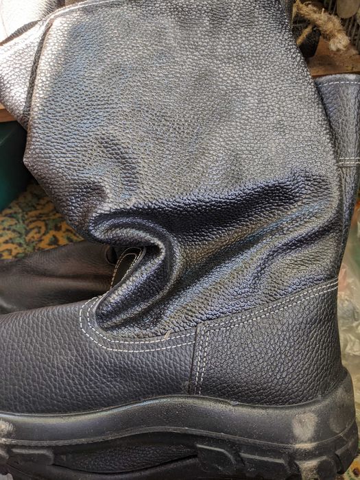 Спецвзуття для будівельних, монтажних робіт, спецодяг