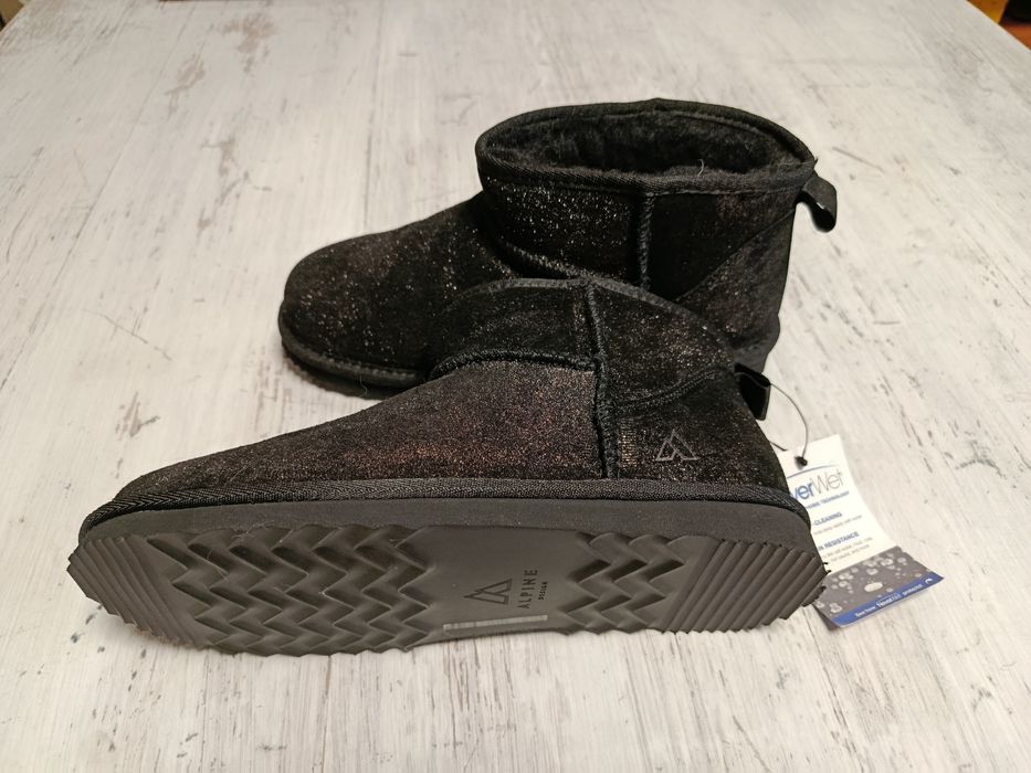 Уги. Обувь женская.