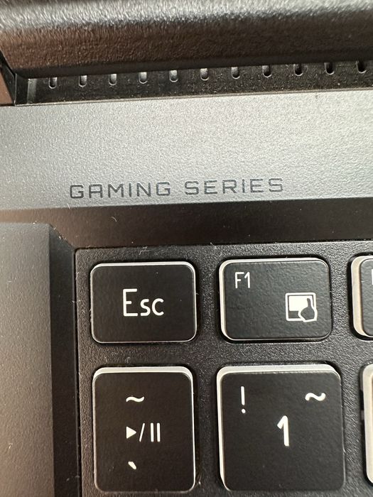 Gigabyte rtx 4050 i5 16gb 512 ssd 144 hz
