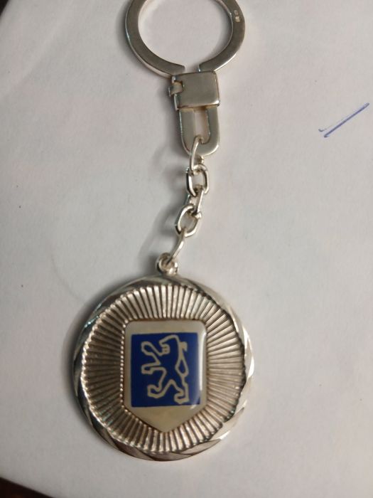 Porta-chaves Peugeot de prata