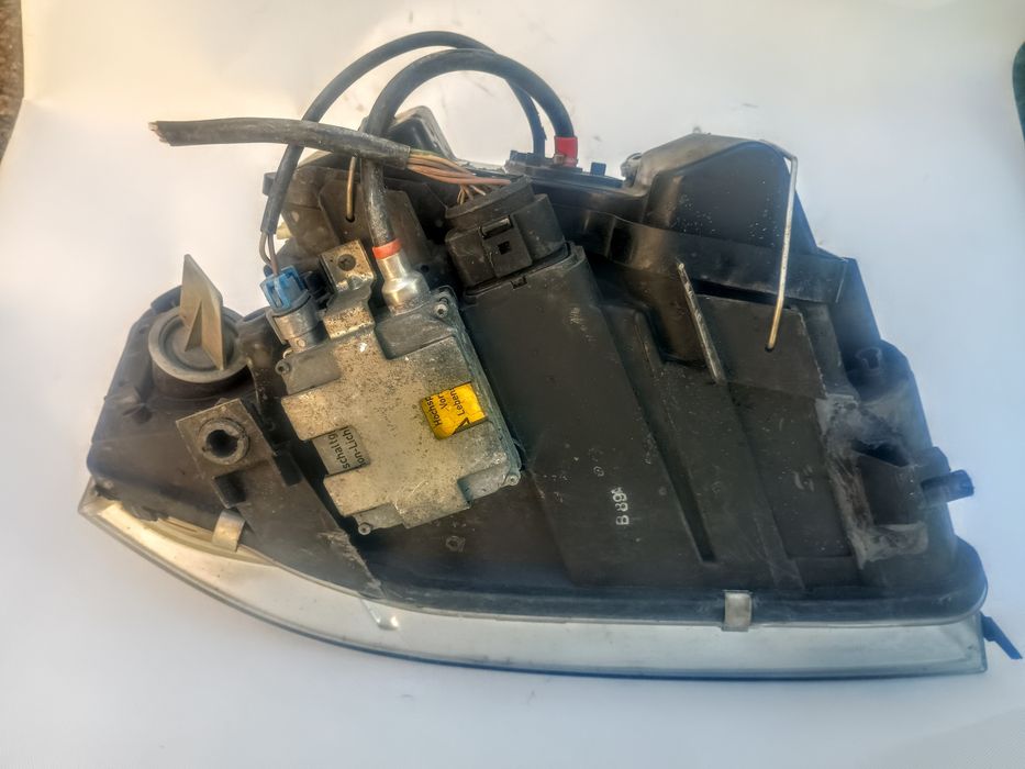 Reflektor Lampa Lewa Xenon Valeo Audi A6 C5 przedeLift  1997-2001