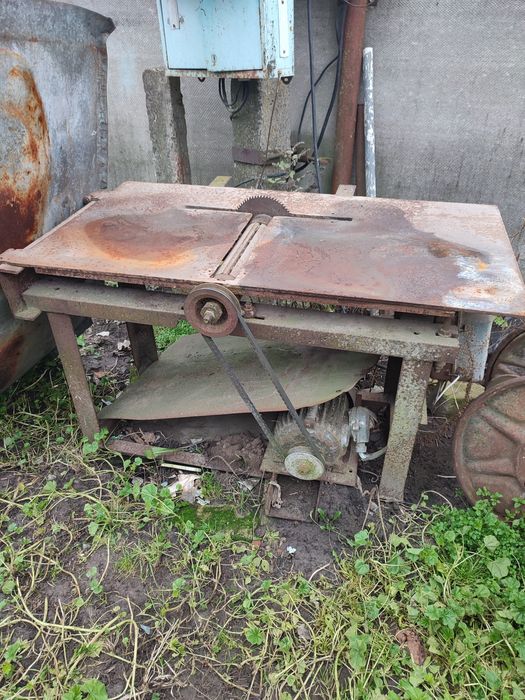 Єлектро циркулярка з фуганком