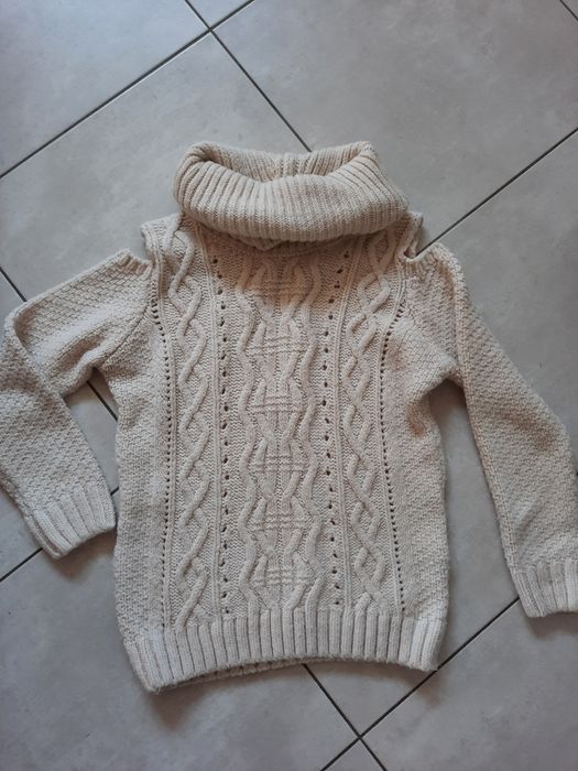 Golf r. S/M  wycięte ramiona