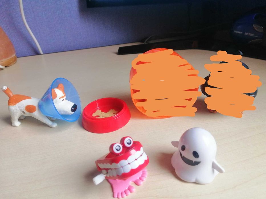 Игрушки Макдональдс,зомби,животные,насекомые,динозавры.