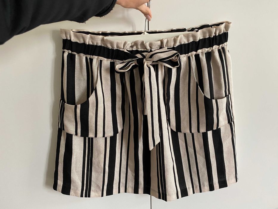Nowa zara spodniczka mini czarno ecru rozmiar L