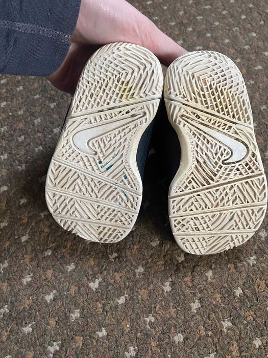 кросівки Nike Team Hustle D8