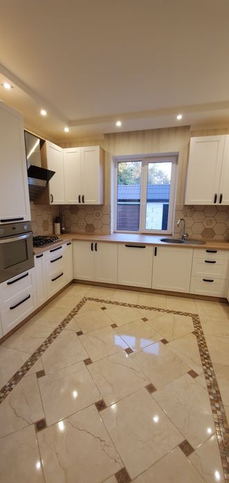 Кухня под заказ с фрезероваными фасадами . Производитель.