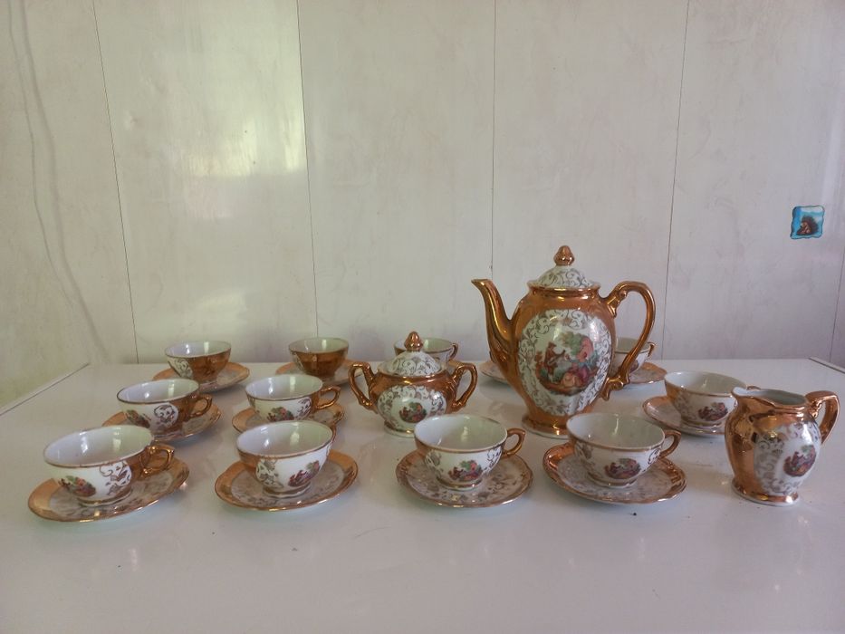 Продам кофейний сервиз  мадонна 12 персон