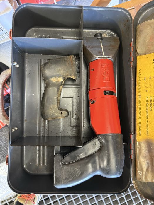 Osadzak Hilti dx 600