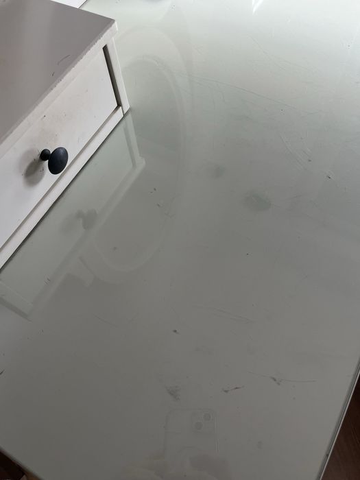 Toaletka IKEA z dużym lustrem – biała