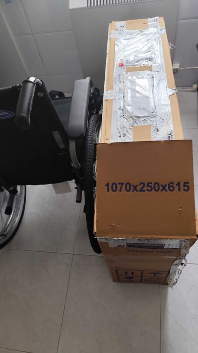 Cadeira de Rodas Manual Marca Invacare (como nova) ainda com caixa