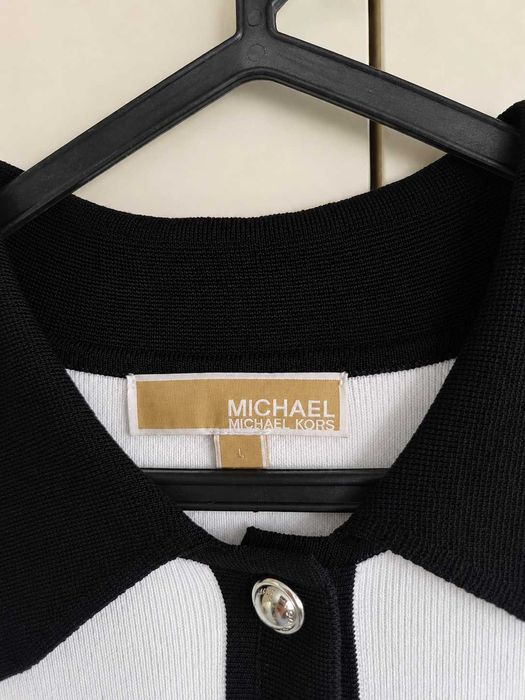 Vestido Branco de Malha Plissada com Gola Preta > Michael Kors