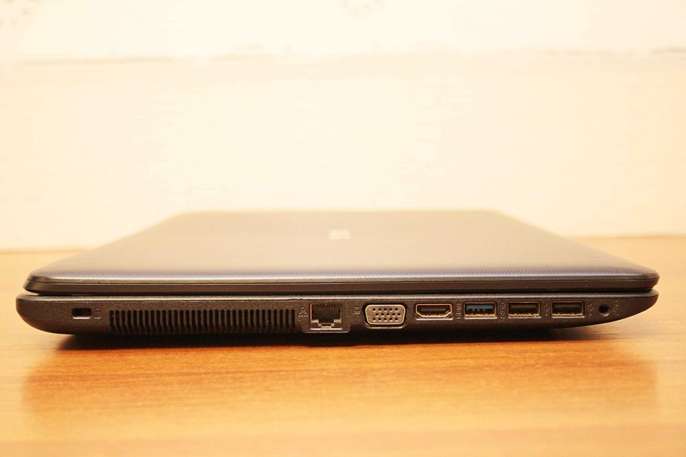 Ігровий ASUS X751M/17.3" LED/Intel®N3700/8GB ОЗУ/SSD120GB+HDD1TB/GeForce 920M