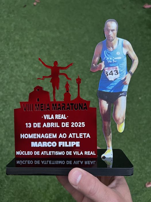 Troféus 100% personalizáveis