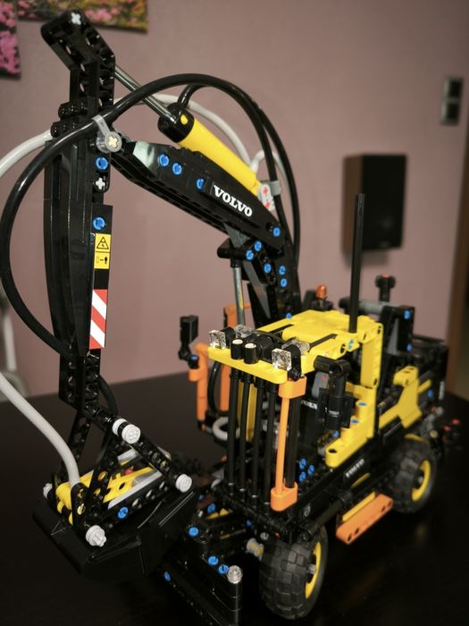 LEGO technic 42053 + 8293 ładowarka koparka Volvo