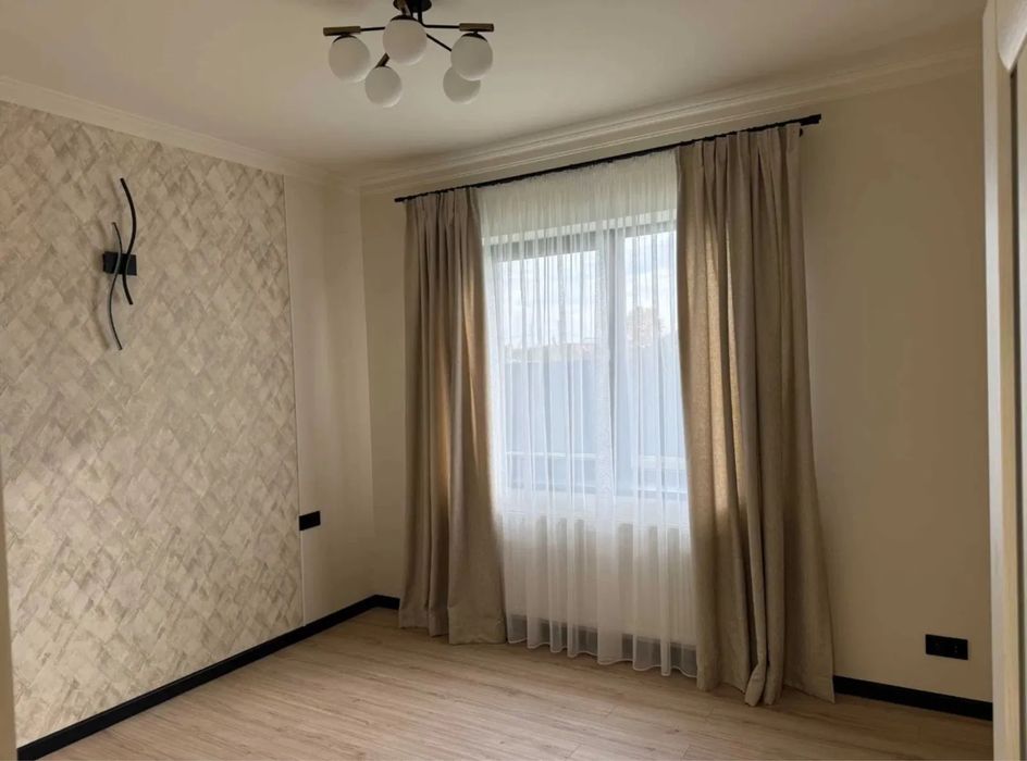 Продаж чудового дуплексу з ремонтом в Минаї