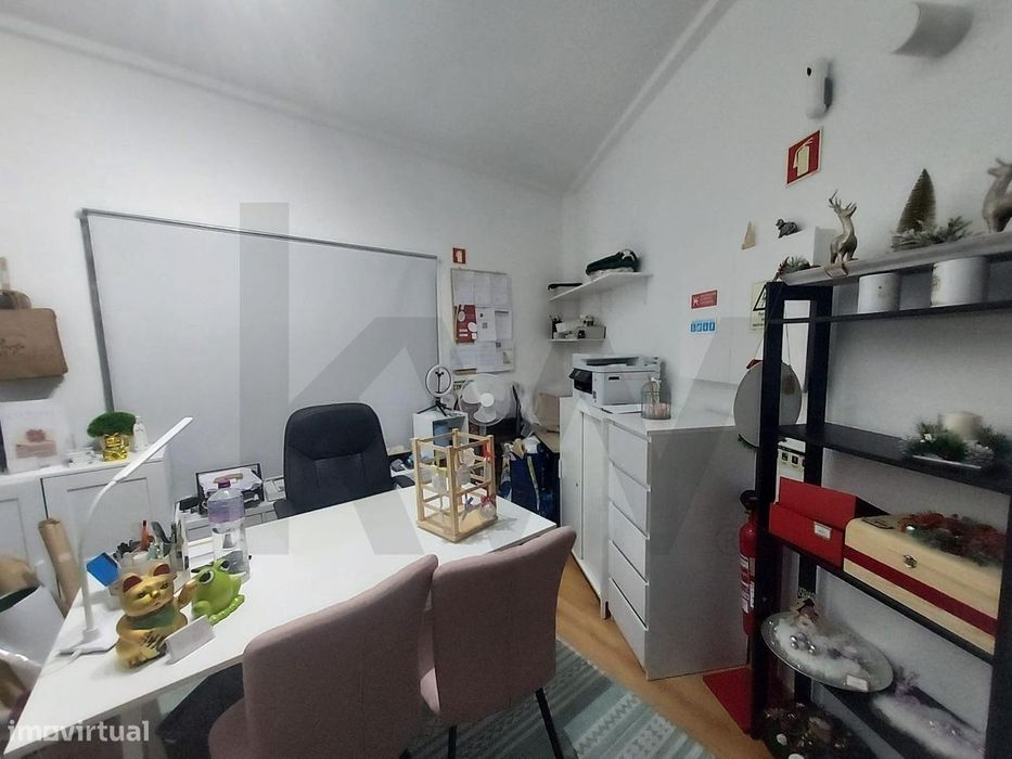 Vende-se Loja em centro comercial no Pinhal Novo