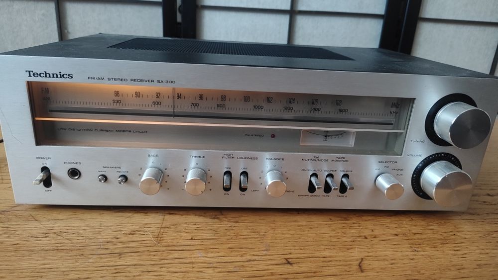Amplituner vintage Technics SA-300
