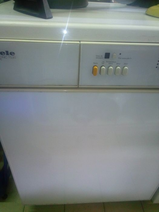 Maq. Loiça MIElE  ,estado novo c/  garantia 180