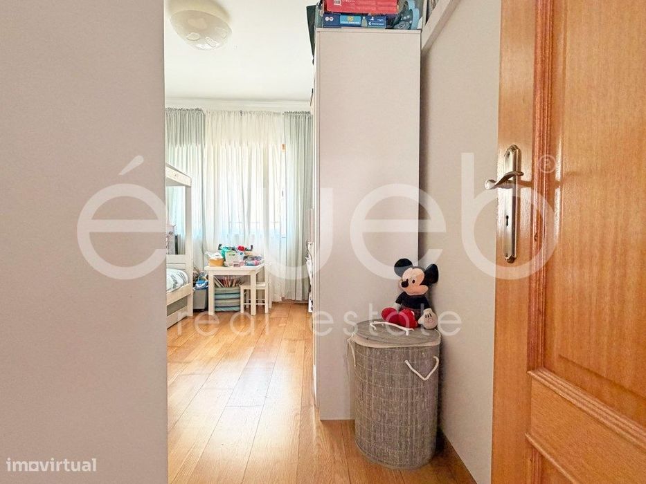 Apartamento T2 com arrecadação para venda na Quinta do Conde