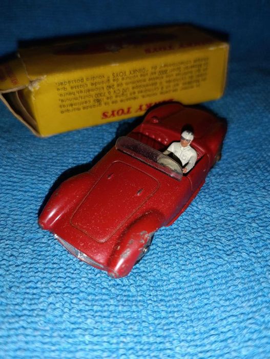 Dinky Toys Maserati Sport 2000