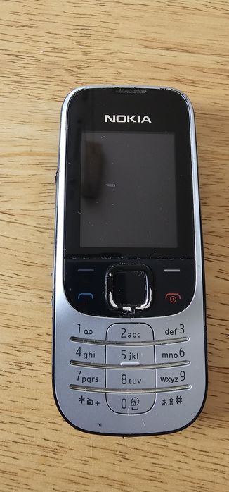 Trzy telefony Vintage Nokia 2626 i 2330c-2 i Samsung GT-E 1080W