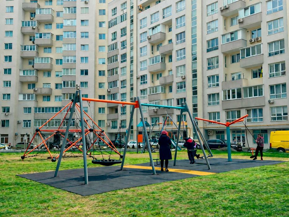 2-кімнатна у новобудові, 65 м2, на Тернопільській, в зданому будинку