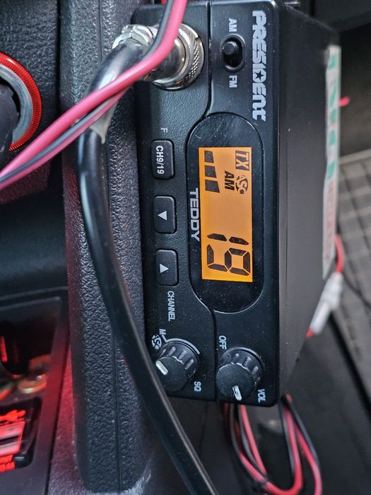 CB radio President Teddy z anteną